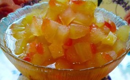 Comment faire des pelures confites à partir de pelures de pastèque: les recettes les plus simples