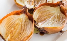 Comment faire cuire des oignons cuits au four pour extraire le pus et l'utiliser correctement