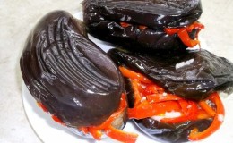 Comment faire cuire l'aubergine marinée: les meilleures recettes pour les préparations d'hiver