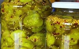 Comment préparer de délicieux cornichons à la moutarde pour l'hiver