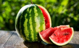 Les raisons pour lesquelles la pastèque est amère et est-il possible de manger un tel fruit