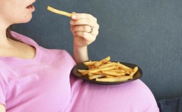 Pourquoi pendant la grossesse tire les pommes de terre et est-il possible de les manger