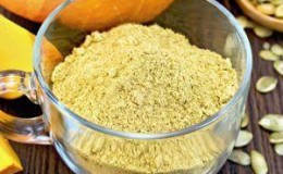 Ce qui est bon à propos de la farine de graines de citrouille et comment l'utiliser pour la santé, la beauté et de délicieuses recettes