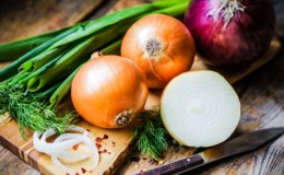 D'où vient le chagrin de l'oignon: pourquoi pleurons-nous quand nous coupons des oignons