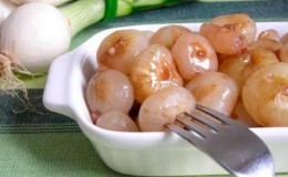 Comment faire cuire correctement les oignons et combien: guide du débutant