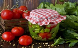 Des recettes étonnantes de tomates au céleri pour l'hiver