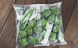 Comment congeler l'aneth pour l'hiver au congélateur: méthodes de récolte et utilisation ultérieure