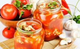 Recettes simples pour un délicieux chou-fleur à Adjika pour l'hiver