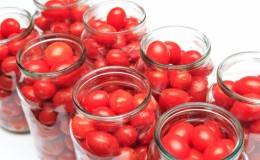 Les recettes les plus délicieuses de tomates cerises en conserve: les meilleures préparations pour l'hiver à partir de tomates miniatures
