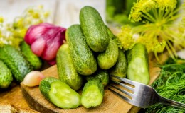 Recettes de concombre croustillant sans stérilisation pour l'hiver