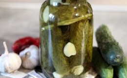 Les meilleures recettes de concombres marinés croustillants en pots