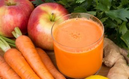 Comment préparer le jus de pommes et de carottes à partir d'un presse-agrumes pour l'hiver