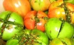 Comment cuisiner des tomates vertes pour l'hiver: recettes simples mais inhabituelles et délicieuses du monde entier