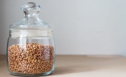 Combien de sarrasin est stocké à la maison