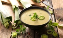 Comment cuisiner et manger de la soupe aux poireaux pour perdre du poids