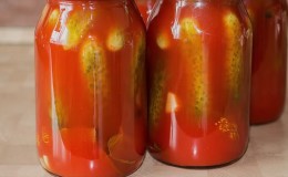 Les recettes les plus délicieuses pour mariner les concombres à la sauce tomate pour l'hiver