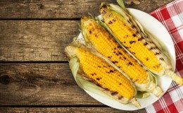 Teneur en calories du maïs et caractéristiques de sa composition: vitamines, minéraux et propriétés utiles de la reine des champs