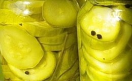 Top 10 des meilleures façons de préparer des courgettes marinées pour l'hiver: recettes de femmes au foyer expérimentées