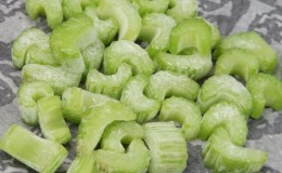 Comment congeler le céleri pour l'hiver et est-il possible de conserver les propriétés bénéfiques