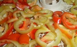 Comment sécher le poivre bulgare dans un séchoir électrique: instructions étape par étape pour préparer un légume