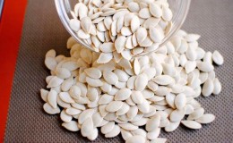 Comment et en quelle quantité utiliser les graines de citrouille pour perdre du poids: les avantages et les inconvénients des graines dans la lutte pour l'harmonie
