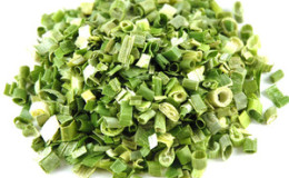 Les meilleures façons de garder les oignons verts pour l'hiver à la maison