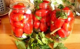 Top 10 des recettes de tomates inhabituelles pour l'hiver: comment faire cuire de délicieuses tomates et les rouler correctement