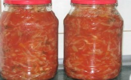 Les meilleures recettes pour récolter le chou dans le jus de tomate pour l'hiver sans stérilisation