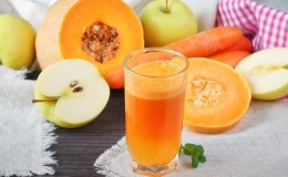 Comment faire du jus de citrouille fraîchement pressé: les meilleures recettes avec l'ajout de légumes et de fruits, application pour le traitement