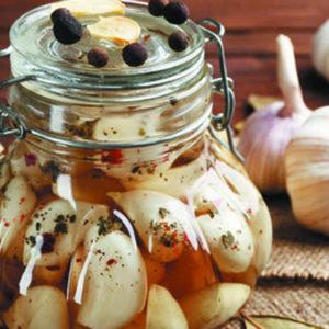 Les préparations à faire soi-même les plus simples: conserver l'ail dans des bocaux en verre - astuces de vie et règles importantes