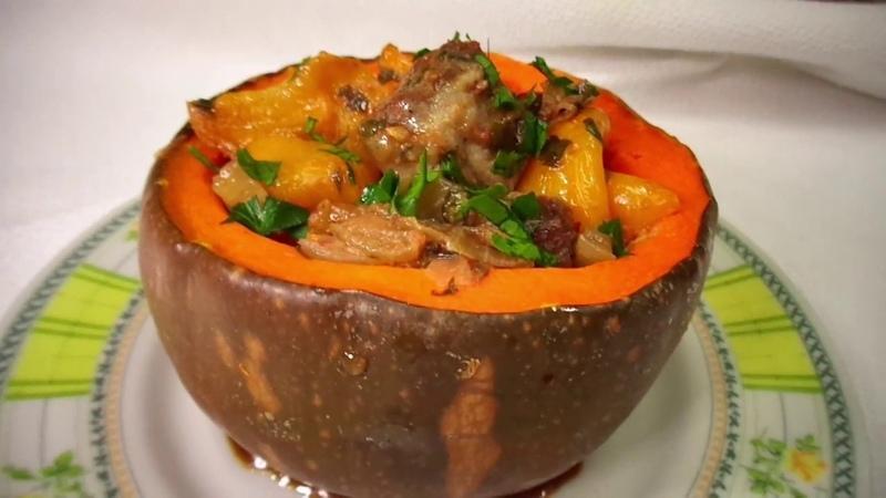 Comment faire cuire correctement la citrouille cuite au four: les avantages et les inconvénients du plat