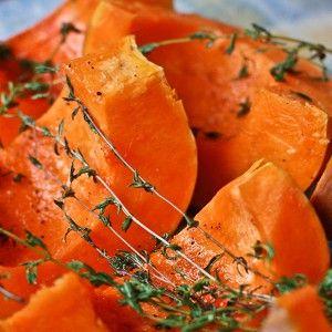 Comment faire cuire correctement la citrouille cuite au four: les avantages et les inconvénients du plat
