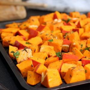 Comment faire cuire correctement la citrouille cuite au four: les avantages et les inconvénients du plat