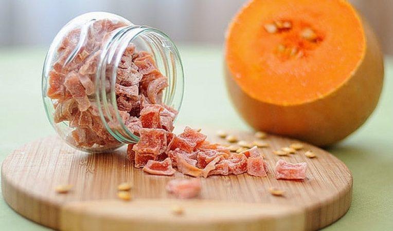 Comment cuisiner de délicieuses citrouilles confites: les moyens les plus simples et les meilleures recettes