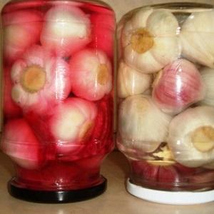 Comment conserver l'ail pour l'hiver est savoureux et simple?