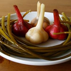 Comment conserver l'ail pour l'hiver est savoureux et simple?