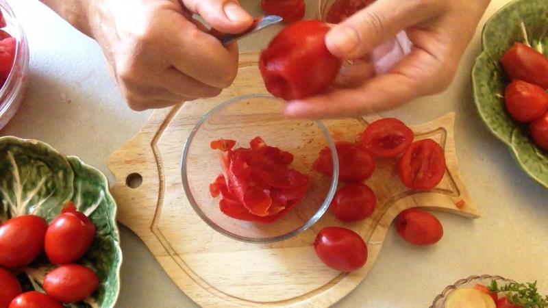 7 façons d'éplucher une tomate: éplucher les tomates facilement et facilement avec un secret des ménagères