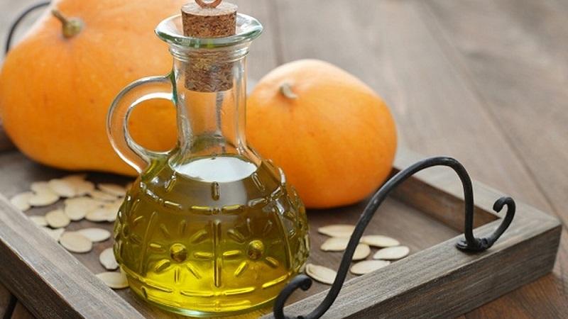 Comment prendre de l'huile de pépins de citrouille: avantages et inconvénients pour le corps, instructions d'utilisation à diverses fins