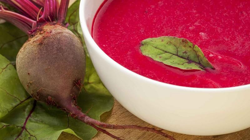 Les betteraves aideront-elles à lutter contre la constipation et comment l'utiliser correctement pour normaliser les selles des adultes et des enfants?