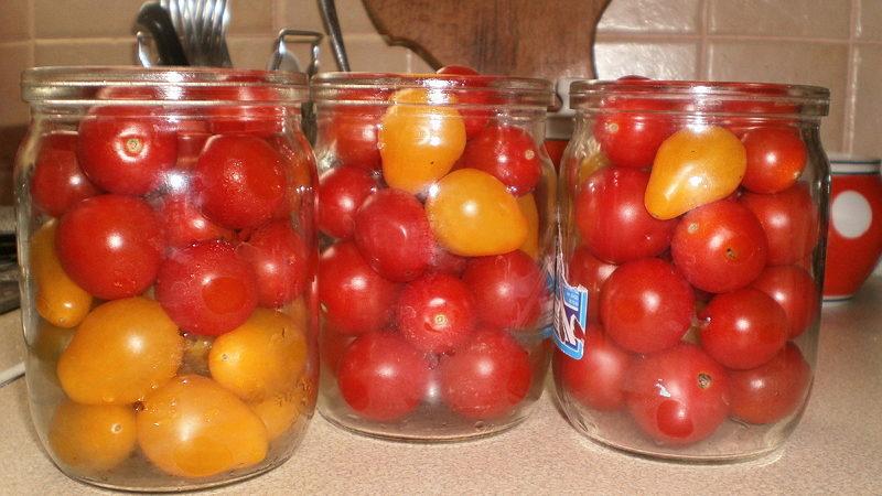 Les recettes les plus délicieuses de tomates cerises en conserve: les meilleures préparations pour l'hiver à partir de tomates miniatures