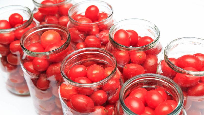 Les recettes les plus délicieuses de tomates cerises en conserve: les meilleures préparations pour l'hiver à partir de tomates miniatures