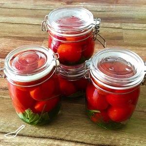 Les recettes les plus délicieuses de tomates cerises en conserve: les meilleures préparations pour l'hiver à partir de tomates miniatures