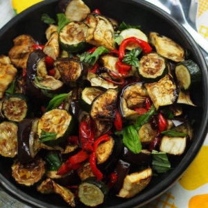 Examen de la variété d'aubergine Casse-Noisette: avantages et inconvénients, nuances de culture