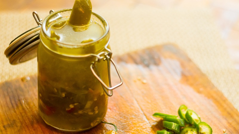Piments jalapeno marinés - recettes à la maison: 3 options pour préparer une délicieuse collation chaude