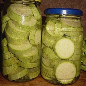 Les recettes les plus délicieuses et simples sur la façon de saler les courgettes pour l'hiver dans des bocaux