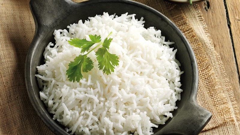 Comment le riz basmati est différent du riz ordinaire