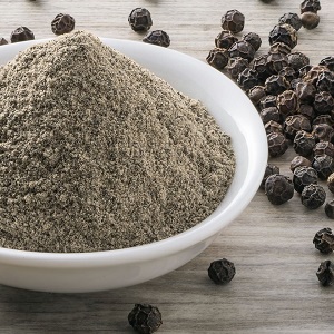 Le piment de la Jamaïque et le poivre noir sont-ils la même chose ou non?