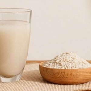Comment bien préparer et appliquer l'eau de riz pour la diarrhée chez les enfants et les adultes