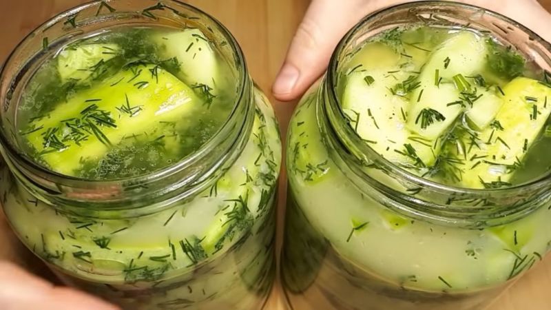 Comment faire cuire des courgettes en conserve pour l'hiver sans stérilisation: les meilleures recettes et recommandations pour l'essorage