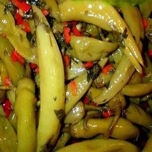 Comment faire cuire les poivrons tsitsak marinés pour l'hiver: recettes simples et recommandations pour la préparation et le stockage